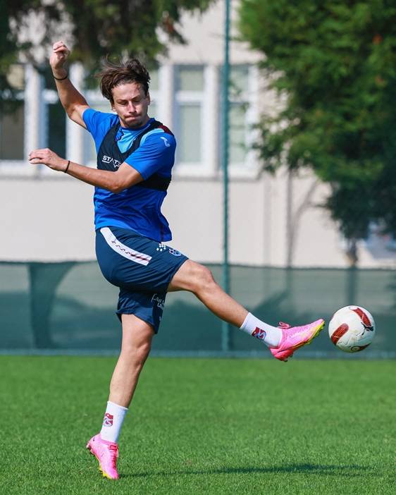 Trabzonspor Lig’in 8. haftasında deplasmanda oynayacağı  Adana Demirspor maçı hazırlıklarına başladı 18